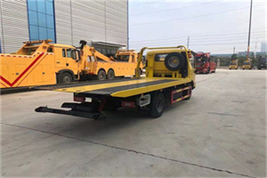 江东非事故拖车