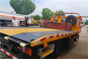 江东附近拖车电话号码服务