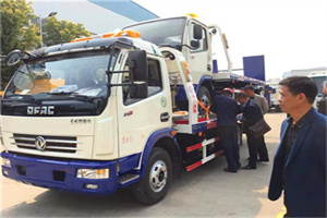 江东汽车道路救援拖车价格